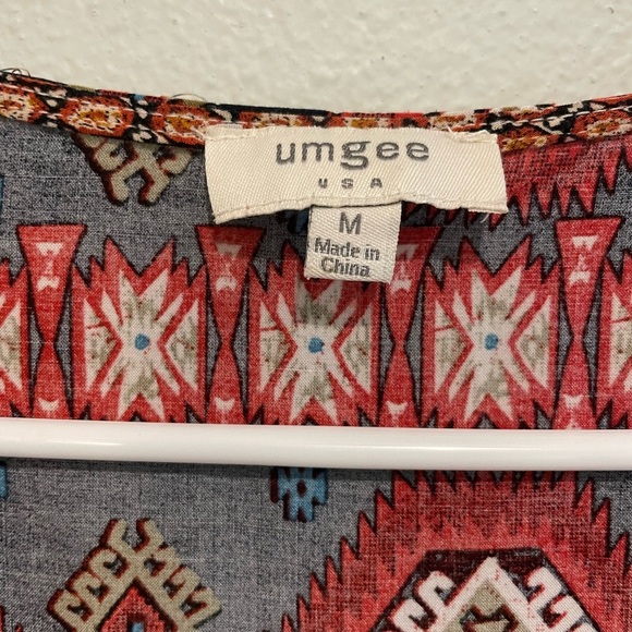 Women’s Umgee Tunic Blouse in Aztec Print Size M - Picture 3 of 6